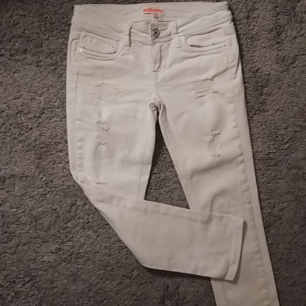 Dollhouse, white capri pants